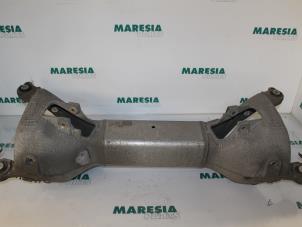 Used Rear support beam Peugeot 407 (6C/J) 2.2 16V Price € 157,50 Margin scheme offered by Maresia Parts