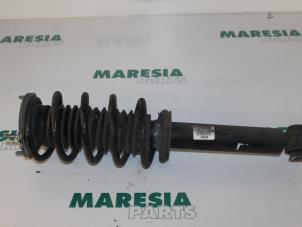 Used Front shock absorber rod, left Peugeot 407 (6C/J) 2.2 16V Price € 45,00 Margin scheme offered by Maresia Parts