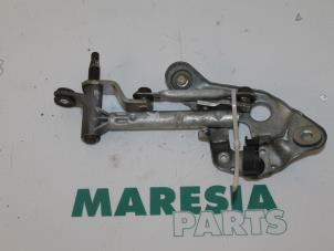 Used Wiper mechanism Peugeot 407 (6C/J) 2.2 16V Price € 50,00 Margin scheme offered by Maresia Parts