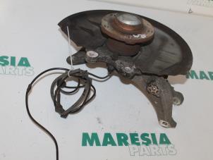 Used Knuckle, rear right Peugeot 407 (6C/J) 2.2 16V Price € 75,00 Margin scheme offered by Maresia Parts