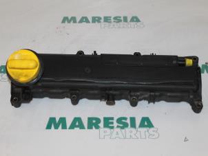Used Rocker cover Renault Kangoo Express (FC) 1.5 dCi 60 Price € 35,00 Margin scheme offered by Maresia Parts