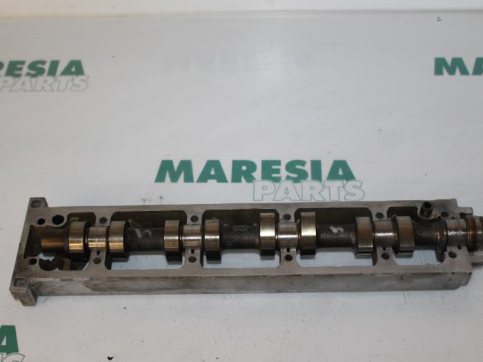 Usagé Arbre à cames Peugeot 406 Break (8E/F) 1.8 16V Prix € 50,00 Règlement à la marge proposé par Maresia Parts