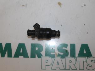 Used Injector (petrol injection) Peugeot 406 Break (8E/F) 1.8 16V Price € 25,00 Margin scheme offered by Maresia Parts
