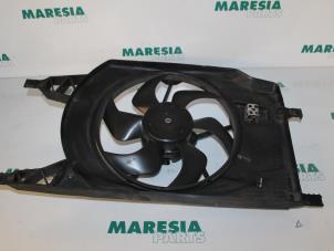 Used Fan motor Renault Espace (JK) 2.2 dCi 150 16V Grand Espace Price € 40,00 Margin scheme offered by Maresia Parts