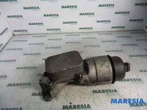Usados Soporte de filtro de aceite Peugeot 206 (2A/C/H/J/S) 1.4 HDi Precio € 45,00 Norma de margen ofrecido por Maresia Parts