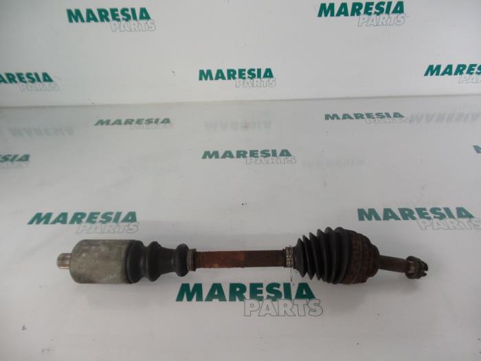 Gebrauchte Antriebswelle links vorne Renault Megane (BA) 2.0i ,Autom. Preis € 35,00 Margenregelung angeboten von Maresia Parts