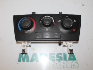 Usados Panel de control de calefacción Fiat Stilo (192A/B) 1.2 16V Precio € 25,00 Norma de margen ofrecido por Maresia Parts