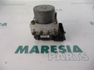 Usagé Pompe ABS Renault Clio II (BB/CB) 1.6 16V Prix € 50,00 Règlement à la marge proposé par Maresia Parts