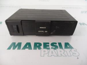 Used CD changer Renault Clio II (BB/CB) 1.6 16V Price € 45,00 Margin scheme offered by Maresia Parts