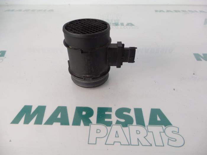 Gebrauchte Luftmengenmesser Fiat Doblo Cargo (263) 1.6 D Multijet Preis € 25,00 Margenregelung angeboten von Maresia Parts