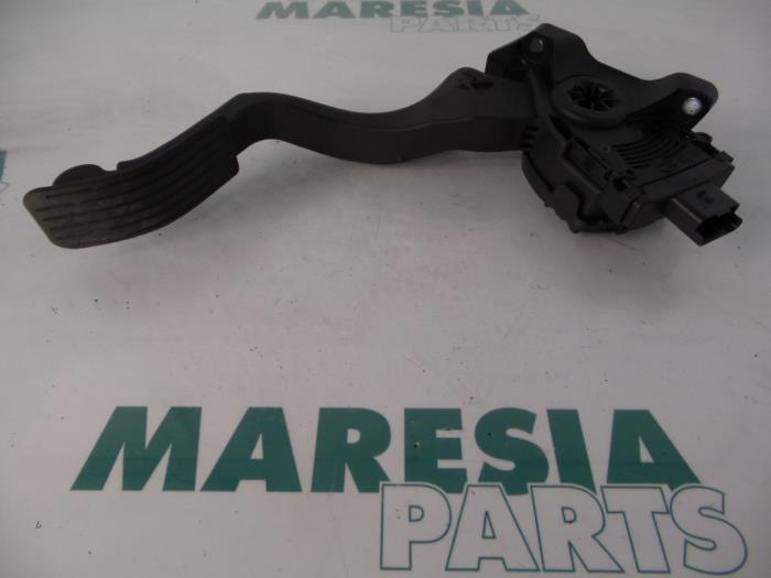 Begagnade Gaspedalsensor Peugeot 308 SW (4E/H) 1.6 HDiF 16V Pris € 25,00 Marginaltabell erbjuds av Maresia Parts