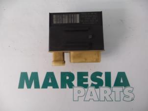 Used Glow plug relay Peugeot 308 SW (4E/H) 1.6 HDiF 16V Price € 19,90 Margin scheme offered by Maresia Parts
