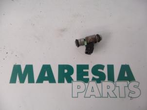 Used Injector (petrol injection) Fiat Doblo (223A/119) 1.2 Price € 20,00 Margin scheme offered by Maresia Parts