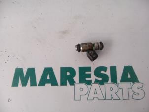 Used Injector (petrol injection) Fiat Doblo (223A/119) 1.2 Price € 20,00 Margin scheme offered by Maresia Parts