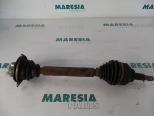 Used Front drive shaft, left Renault Laguna II Grandtour (KG) 1.9 dCi 120 Price € 50,00 Margin scheme offered by Maresia Parts