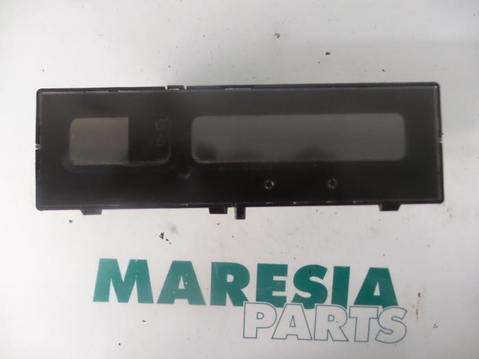 Usados Pantalla interior Renault Scénic I (JA) 1.6 16V Precio € 20,00 Norma de margen ofrecido por Maresia Parts