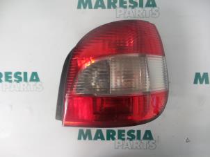 Usagé Feu arrière droit Renault Scénic I (JA) 1.6 16V Prix € 17,50 Règlement à la marge proposé par Maresia Parts