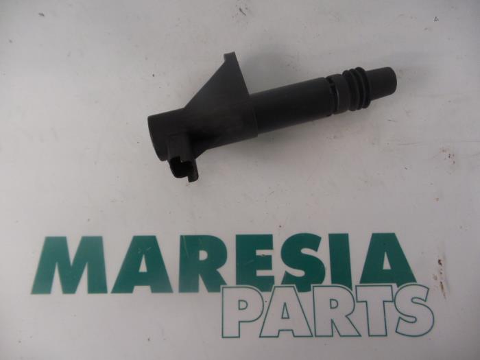 Usagé Bobine Citroen C5 I Break (DE) 3.0 V6 24V Prix € 20,00 Règlement à la marge proposé par Maresia Parts