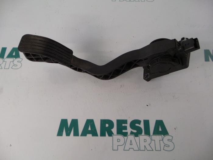 Begagnade Gaspedalsensor Peugeot 307 SW (3H) 2.0 HDi 90 Pris € 30,00 Marginaltabell erbjuds av Maresia Parts