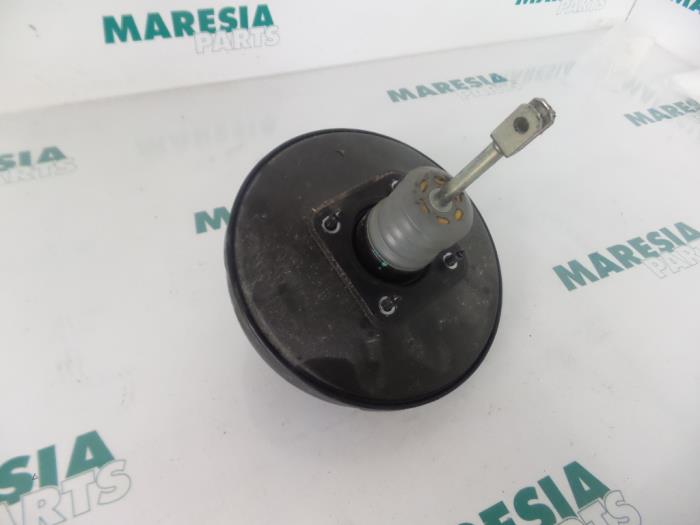 Usagé Servo frein Renault Twingo II (CN) 1.2 16V Prix € 60,00 Règlement à la marge proposé par Maresia Parts