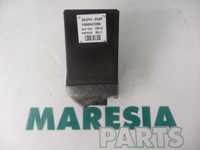 Begagnade Relä Peugeot 807 2.0 16V Pris € 30,00 Marginaltabell erbjuds av Maresia Parts