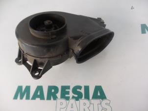 Używane Silnik wentylatora nagrzewnicy Peugeot 807 2.0 16V Cena € 40,00 Procedura marży oferowane przez Maresia Parts