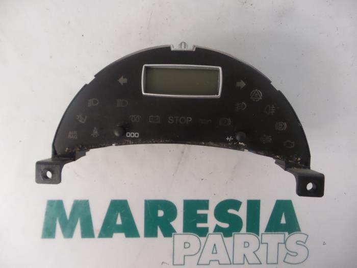 Begagnade Innerdisplay Peugeot 807 2.0 16V Pris € 20,00 Marginaltabell erbjuds av Maresia Parts
