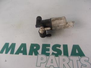 Usados Bomba de limpiaparabrisas delante Peugeot 807 2.0 16V Precio € 10,00 Norma de margen ofrecido por Maresia Parts