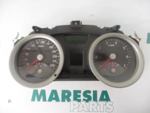 Used Instrument panel Renault Megane II Grandtour (KM) 1.9 dCi 120 Price € 40,00 Margin scheme offered by Maresia Parts
