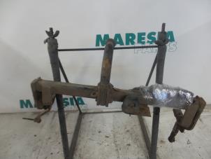 Used Towbar Renault Scénic I (JA) 1.9 dCi Price € 75,00 Margin scheme offered by Maresia Parts