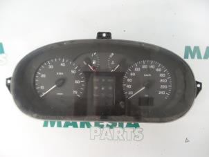 Used Instrument panel Renault Scénic I (JA) 1.9 dCi Price € 40,00 Margin scheme offered by Maresia Parts