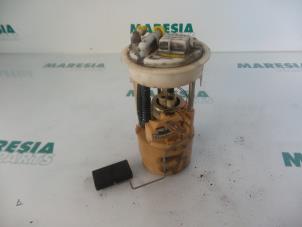 Używane Elektryczna pompa paliwa Fiat Ulysse (220) 2.0 i.e. S,EL Cena € 50,00 Procedura marży oferowane przez Maresia Parts