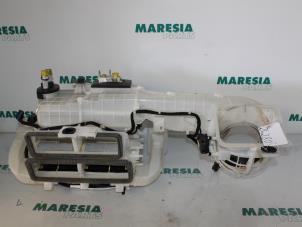 Usados Cuerpo de calefactor Citroen Berlingo 1.6 Hdi 75 Precio € 190,58 IVA incluido ofrecido por Maresia Parts