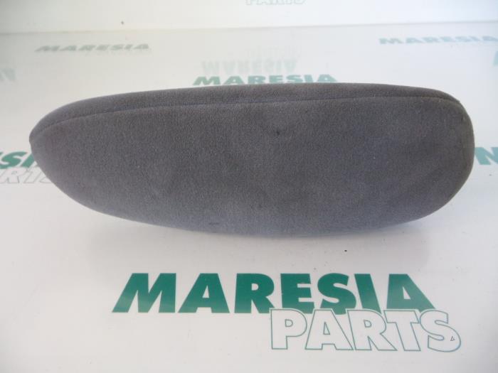 Begagnade Armstöd Citroen C5 I Break (DE) 2.0 16V Pris € 35,00 Marginaltabell erbjuds av Maresia Parts