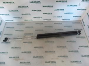 Used Set of tailgate gas struts Peugeot 807 2.0 16V Price € 40,00 Margin scheme offered by Maresia Parts