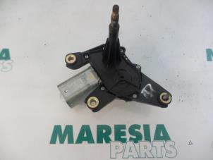 Usagé Moteur essuie-glace arrière Renault Grand Scénic II (JM) 2.0 16V Prix € 19,99 Règlement à la marge proposé par Maresia Parts