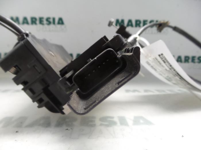 Front door lock mechanism 4door, right Peugeot 207/207+ 1.4 16V VTi