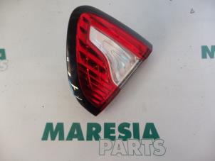 Used Taillight, right Renault Captur (2R) 0.9 Energy TCE 12V Price € 30,00 Margin scheme offered by Maresia Parts