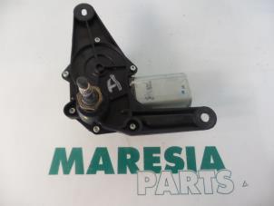 Used Rear wiper motor Renault Clio II (BB/CB) 1.6 16V Price € 25,00 Margin scheme offered by Maresia Parts