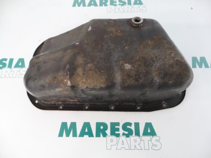 Usagé Couvercle carter Renault Clio II (BB/CB) 1.2 16V Prix € 35,00 Règlement à la marge proposé par Maresia Parts