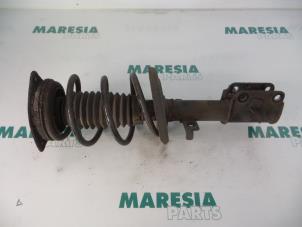 Used Front shock absorber rod, right Renault Laguna III Estate (KT) 2.0 16V Price € 70,00 Margin scheme offered by Maresia Parts