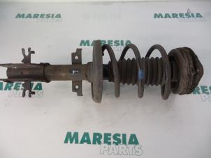 Used Front shock absorber rod, left Renault Laguna III Estate (KT) 2.0 16V Price € 70,00 Margin scheme offered by Maresia Parts