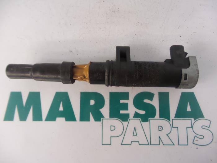 Usados Bobina Renault Scénic I (JA) 1.6 16V Precio € 10,00 Norma de margen ofrecido por Maresia Parts
