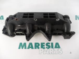Used Intake manifold Renault Master III (ED/HD/UD) 2.5 dCi 16V 100 Price € 30,00 Margin scheme offered by Maresia Parts