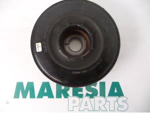 Used Crankshaft pulley Renault Scénic II (JM) 1.5 dCi 105 Price € 20,00 Margin scheme offered by Maresia Parts
