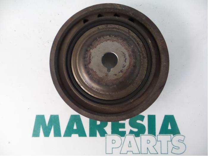 Gebrauchte Kurbelwelle Riemenscheibe Renault Clio II (BB/CB) 1.2 16V Preis € 20,00 Margenregelung angeboten von Maresia Parts
