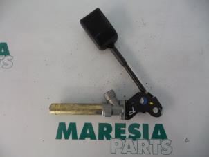 Usados Tensor de cinturón de seguridad derecha Citroen Xsara Coupé (N0) 1.6 16V Precio € 25,00 Norma de margen ofrecido por Maresia Parts