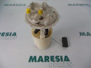Used Electric fuel pump Peugeot 607 (9D/U) 2.2 16V Price € 30,00 Margin scheme offered by Maresia Parts