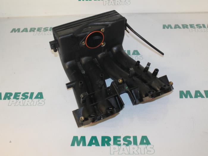 Begagnade Insugsrör Fiat Ulysse (220) 2.0 i.e. S,EL Pris € 50,00 Marginaltabell erbjuds av Maresia Parts