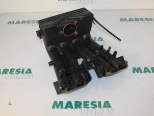 Używane Kolektor dolotowy Fiat Ulysse (220) 2.0 i.e. S,EL Cena € 50,00 Procedura marży oferowane przez Maresia Parts